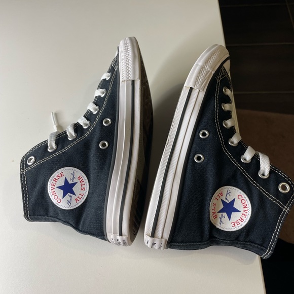 Kids Chuck Taylor All Star Hi size 2
Top Shoes - Picture 5 of 6